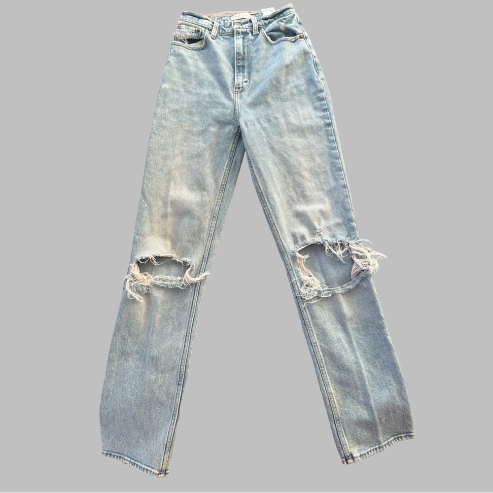 ABERCROMBIE & FITCH Women’s Light Blue Distressed Straight Leg Jeans Size 25